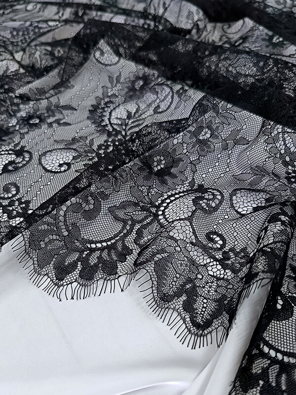Кружево шантильи "Черный" узор 3 (купон 3 метра)
