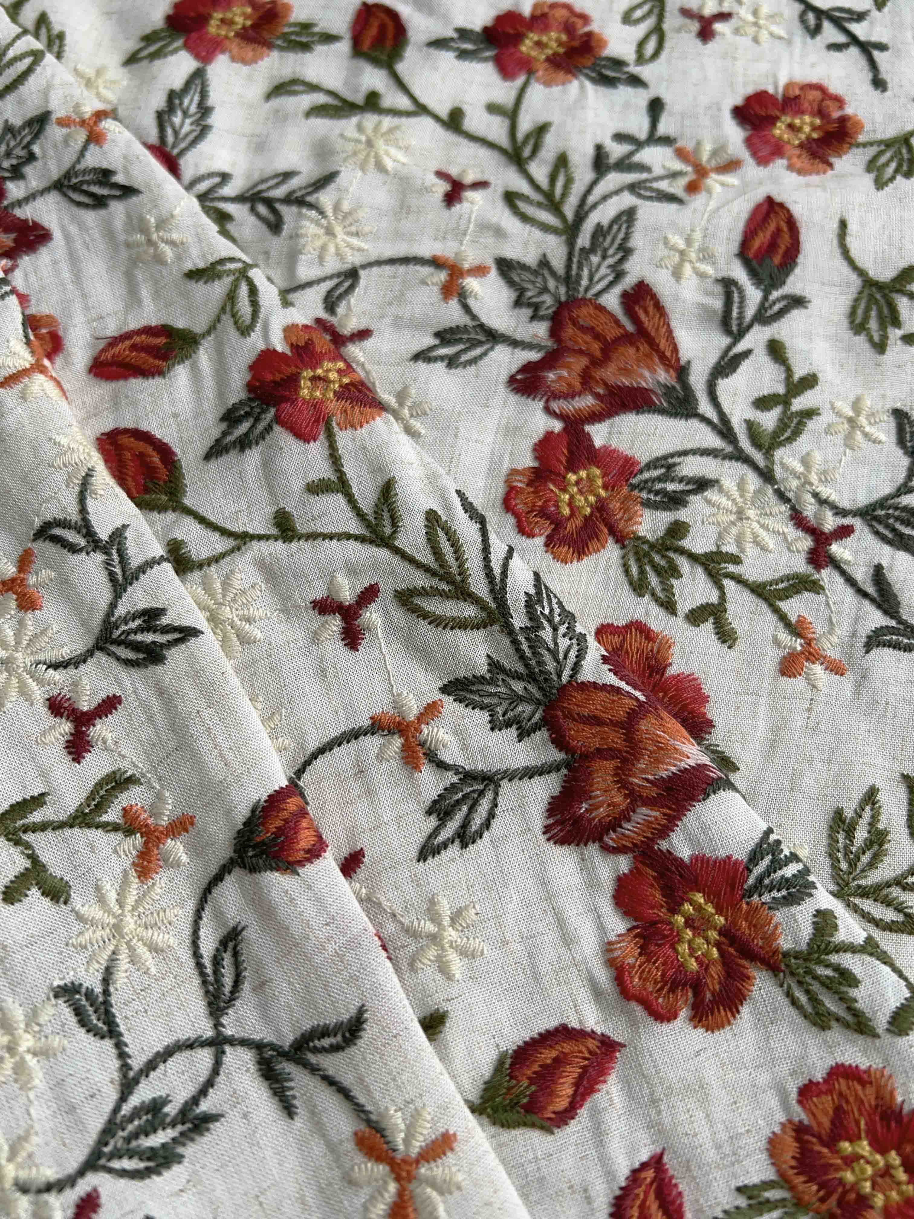 Лён с вышивкой "Красные маки"