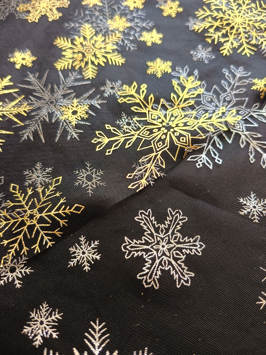 Снежинки фольга на черном еврофатине