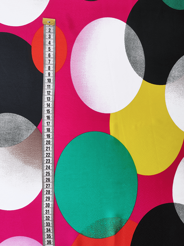 Атлас фуксия "Яркие шары"