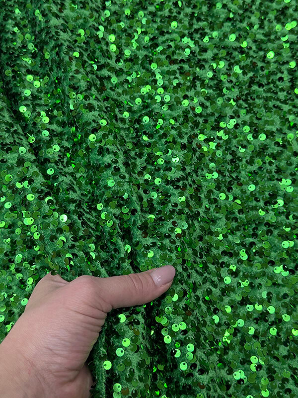 Бархат гладкий "Зеленый" с пайетками