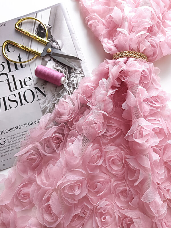 Сетка с цветами розы "Пудра"