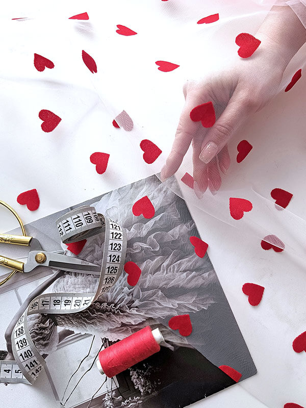 Еврофатин Luxe белый в красные сердечки