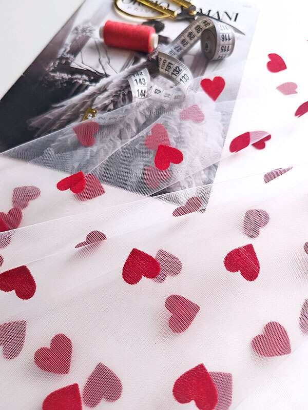 Еврофатин Luxe белый в красные сердечки