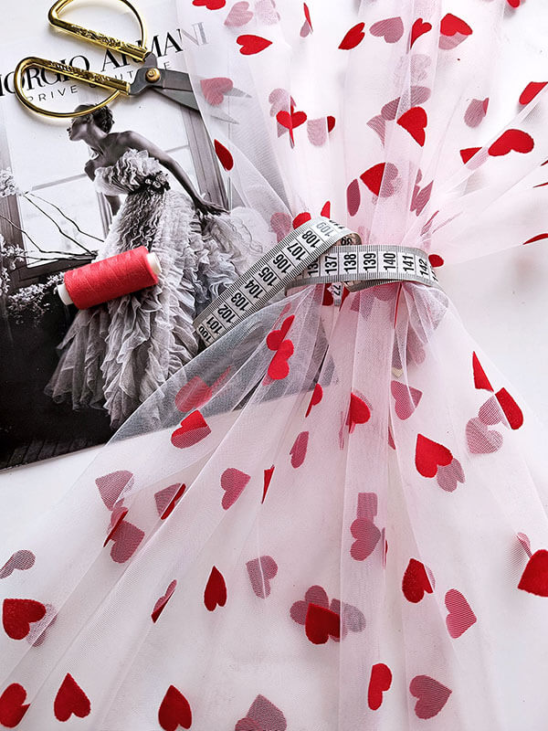 Еврофатин Luxe белый в красные сердечки