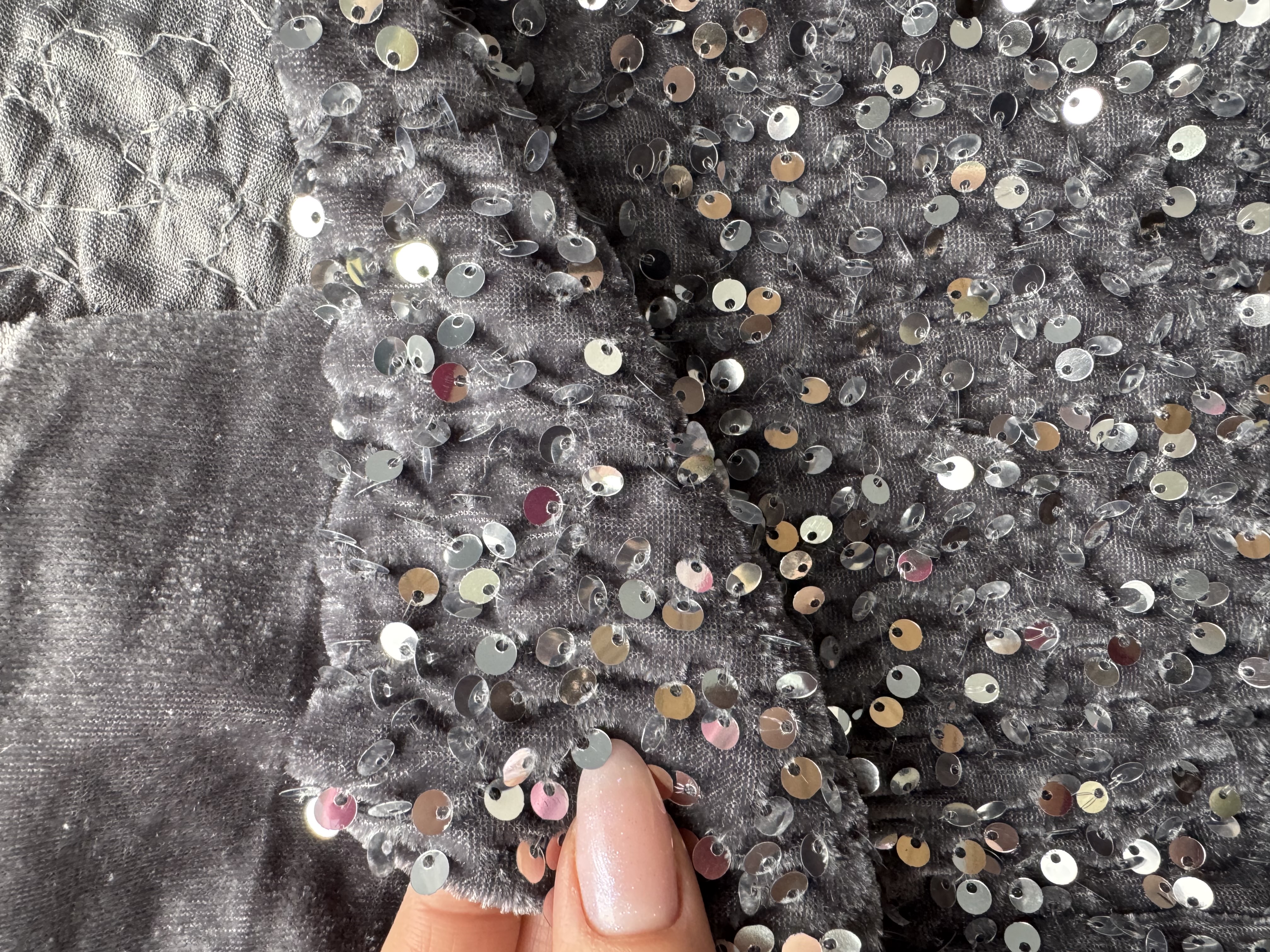 Бархат гладкий "Серый" с пайетками