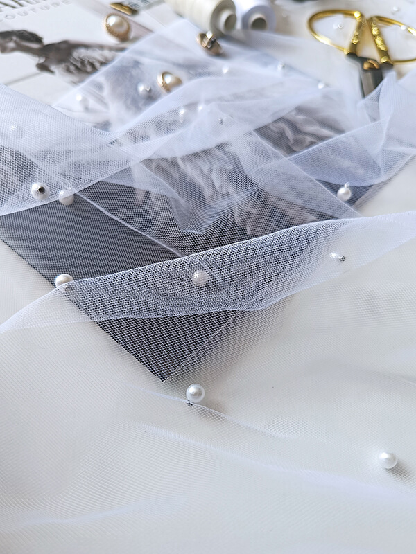 Фатин с бусинами "Белый"