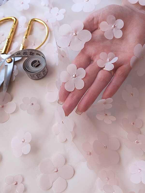 Сетка с цветами "Бледно- розовый"