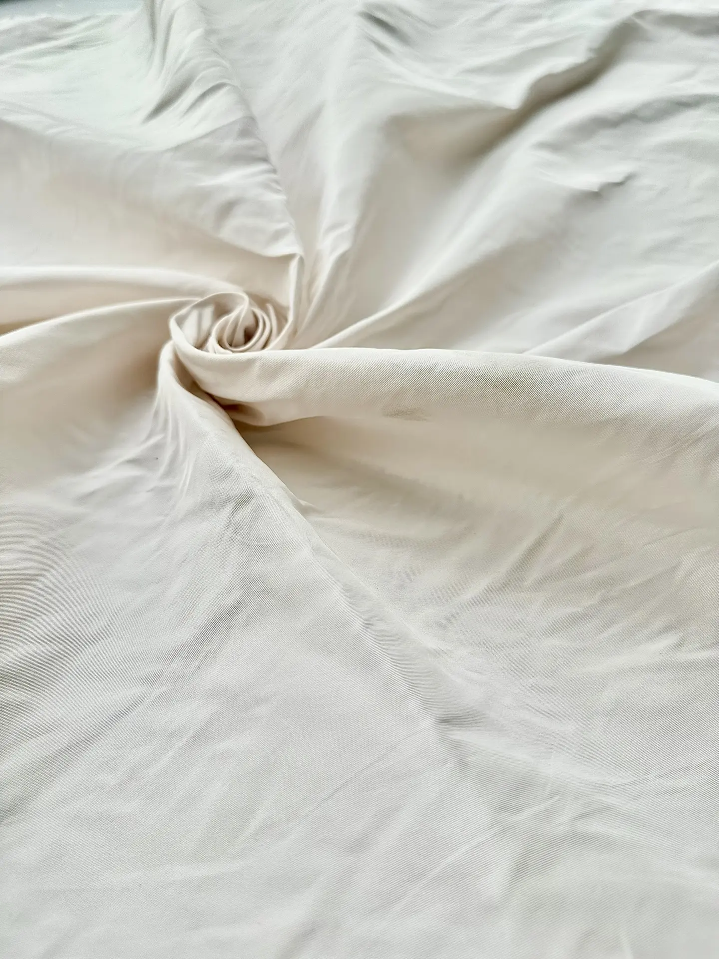 Тафта плотная "Жемчужный"