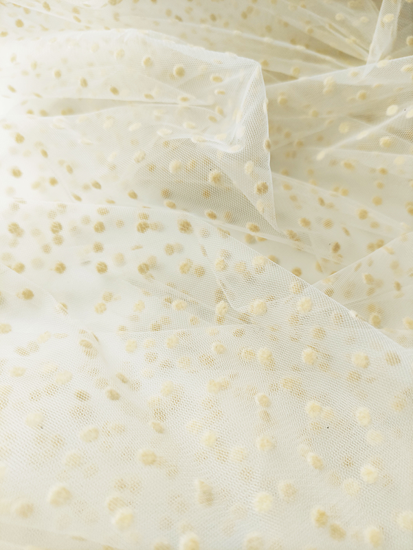 Еврофатин Luxe в горошек "Бледный весенний бутон"