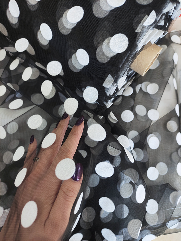 Еврофатин Luxe "Черный" в белый крупный горошек