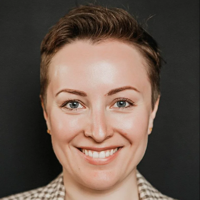 Елена Всеволодова - специалист