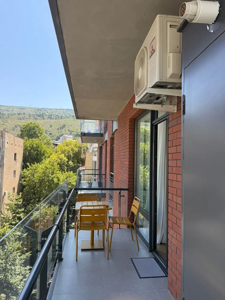 3-room apartment on Taktakishvili Street, $2000/month