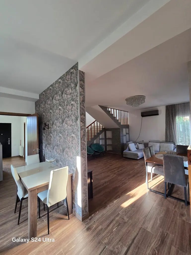 7-room house on Barona de Baya, $2000/month