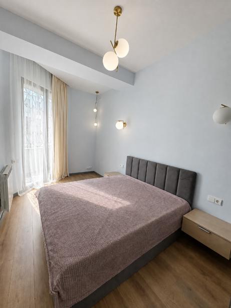 2-room apartment in Vake, $1000/month