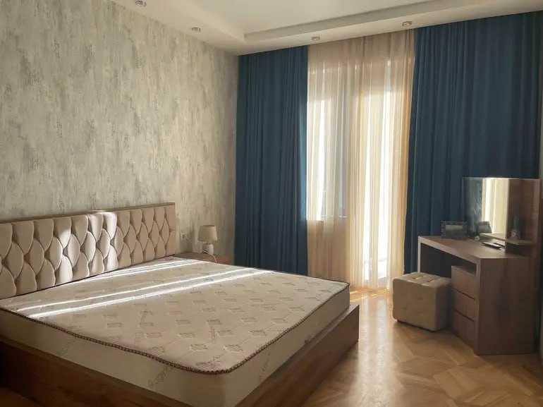 3-room apartment on Kekelidze Street, Vake, $1200/month