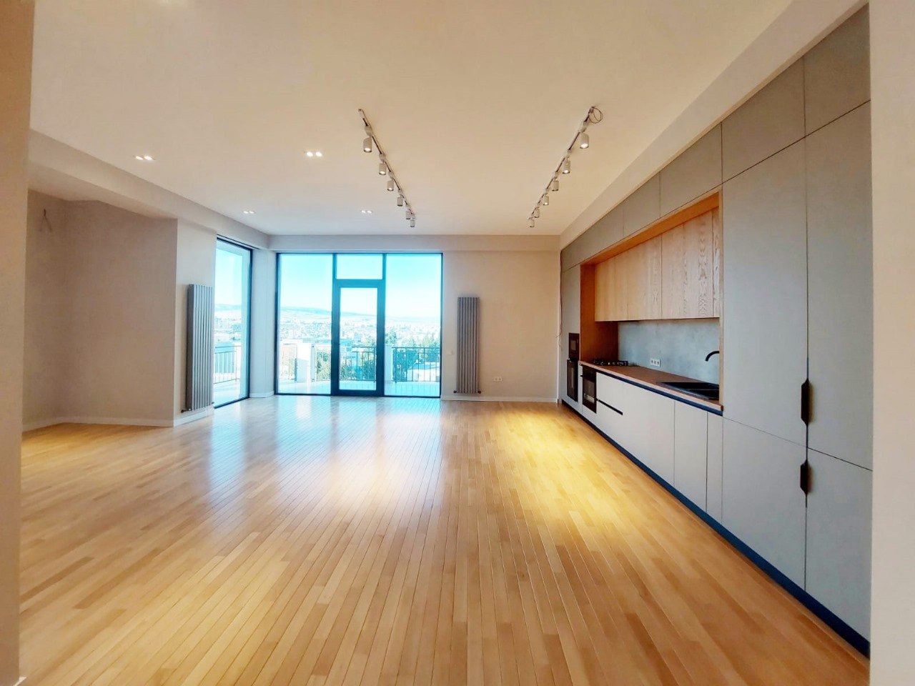 4-room apartment in Saburtalo, $3000/month