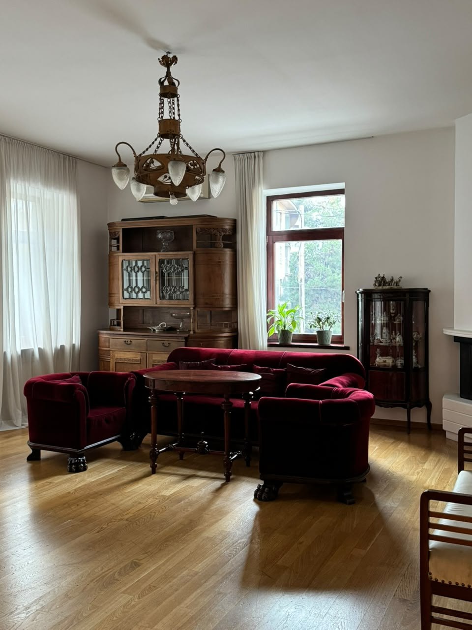 4-room apartment in central Vake, $2000/month