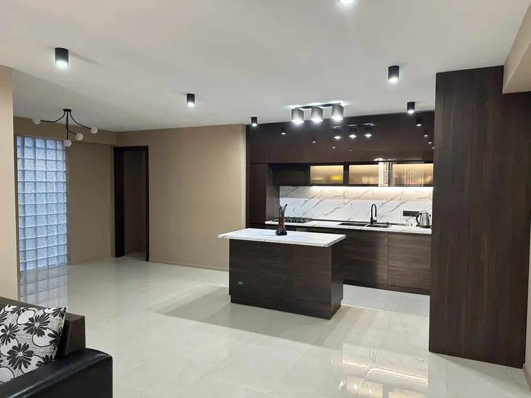 3-room apartment in Saburtalo, $1000/month