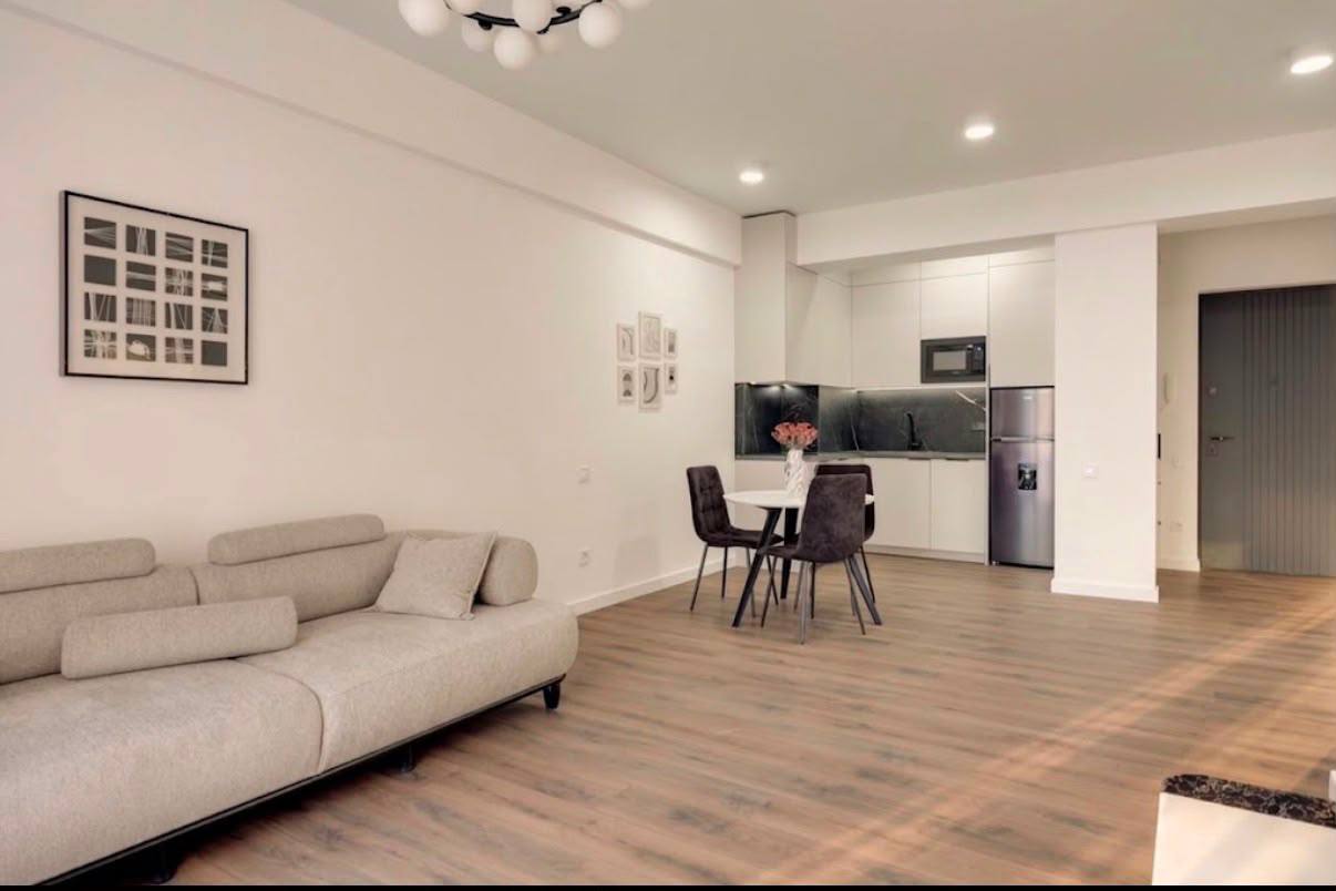 2-room apartment on Universitetskaya, Saburtalo, $1000/month