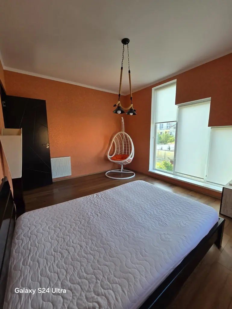 7-room house on Barona de Baya, $2000/month