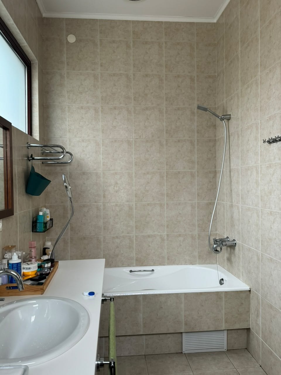 4-room apartment in central Vake, $2000/month