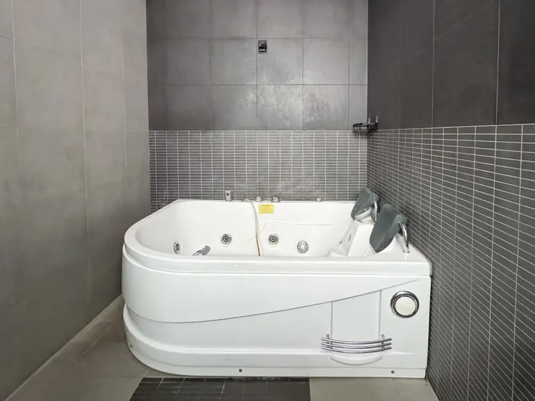 3-room apartment on Nuzubidze, Saburtalo, $900/month
