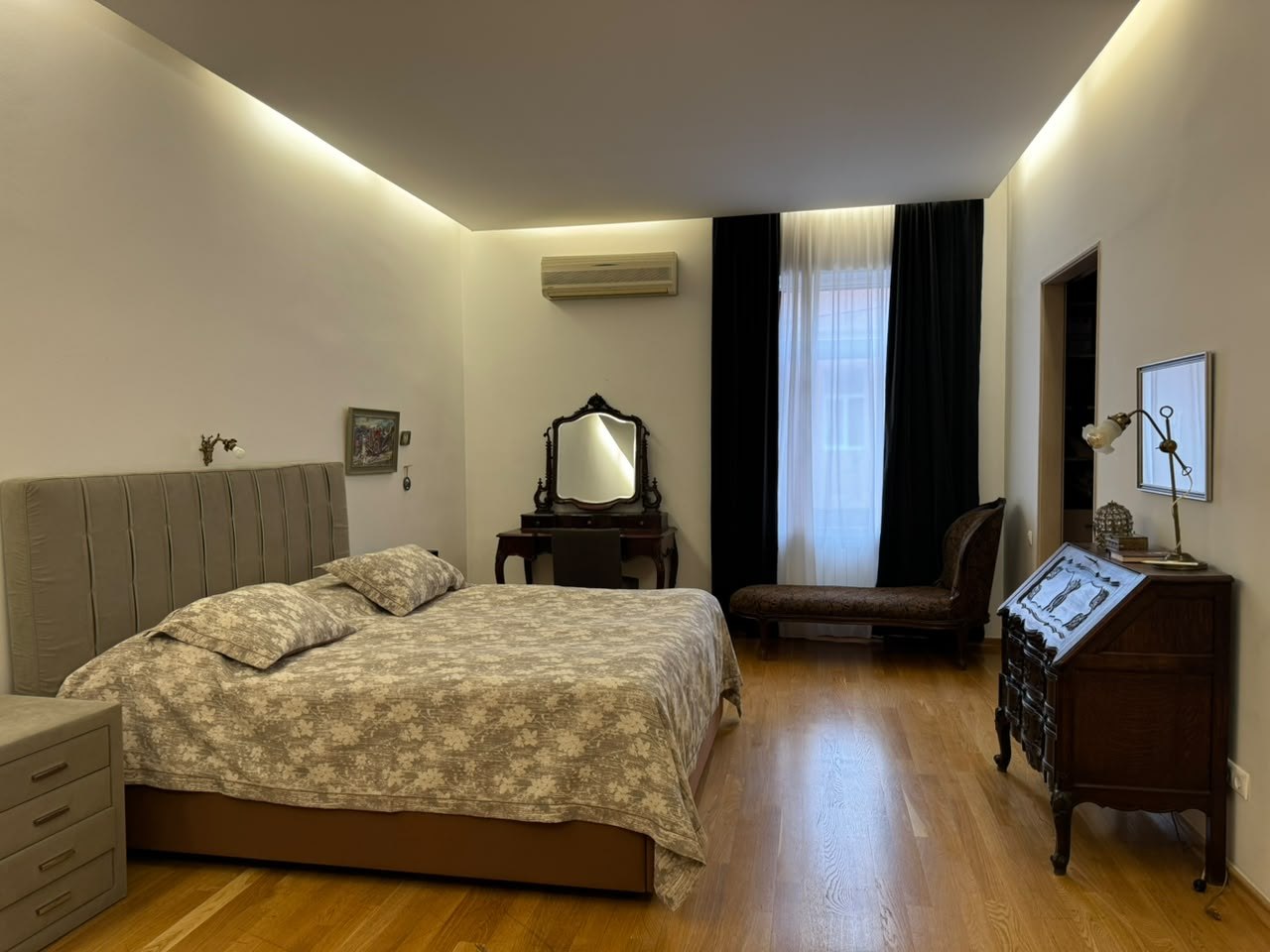 4-room apartment in central Vake, $2000/month