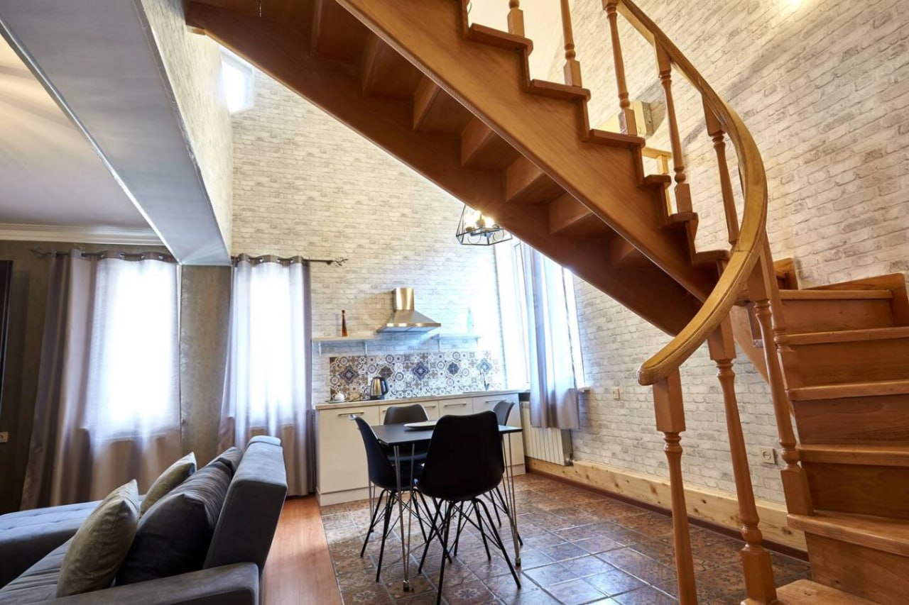 3-room apartment in Old Tbilisi, $1300/month