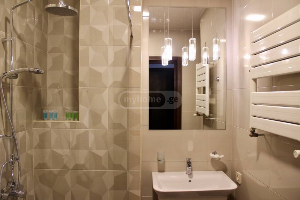 3-room apartment in Old Tbilisi, $1300/month