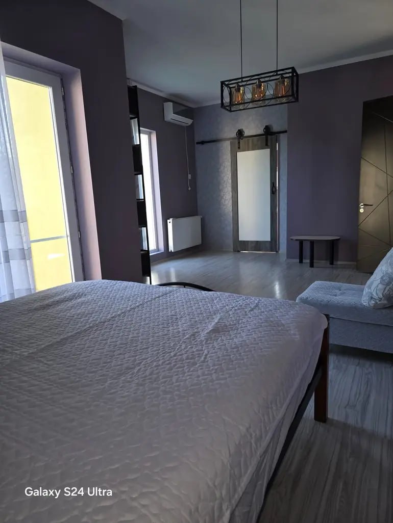 7-room house on Barona de Baya, $2000/month