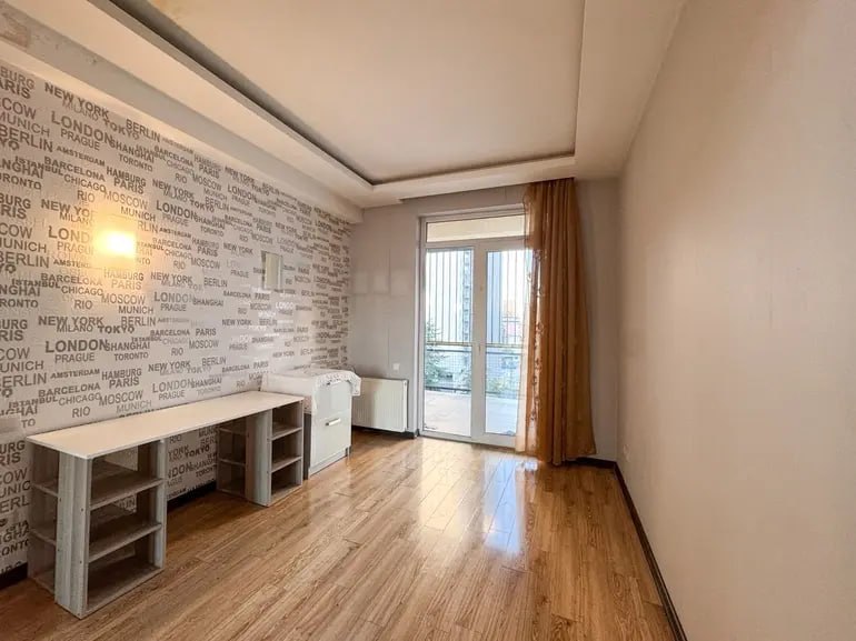 3-room apartment on Nutsubidze Street, $900/month