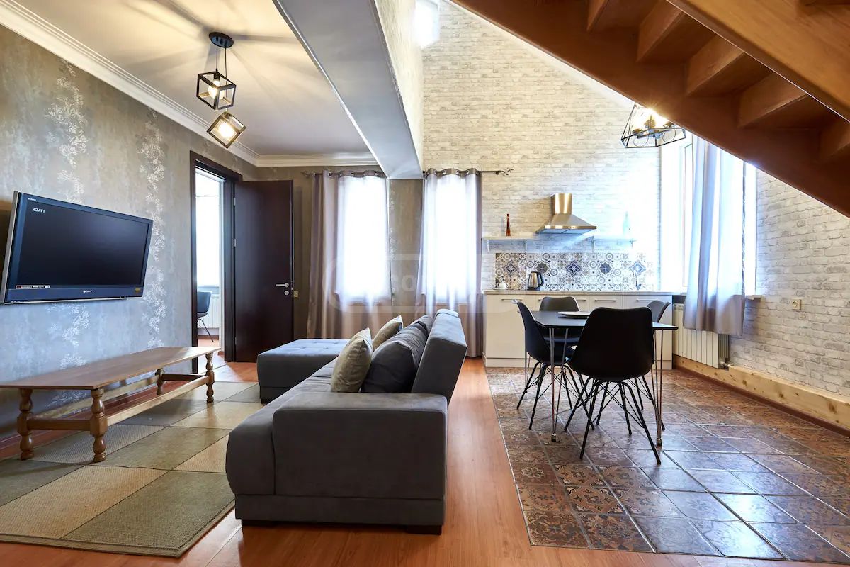 3-room apartment in Old Tbilisi, $1300/month