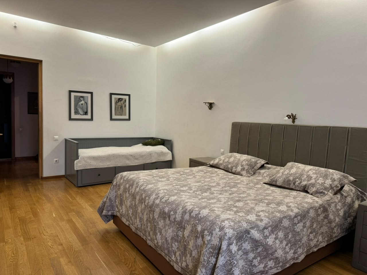4-room apartment in central Vake, $2000/month