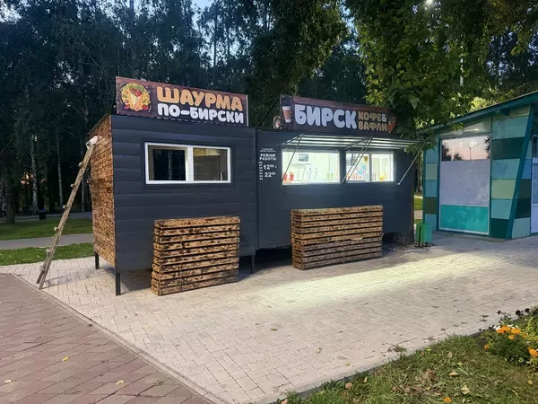 Требуется повар-шаурмист и продавец в кофейню