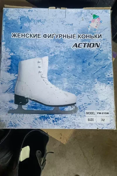 Фигурные коньки для девочки, размер 32