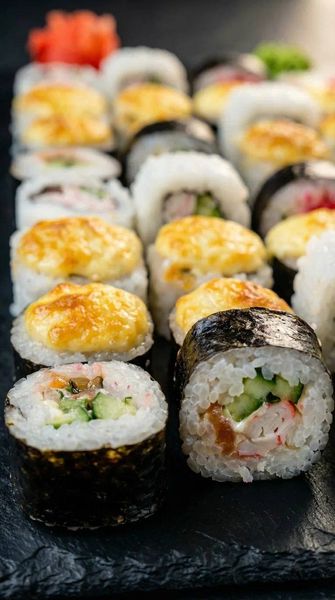 Сет роллов для меню доставки крупным планом, фуд-фото суши