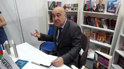 Чингиз Акифович Абдуллаев — портрет автора