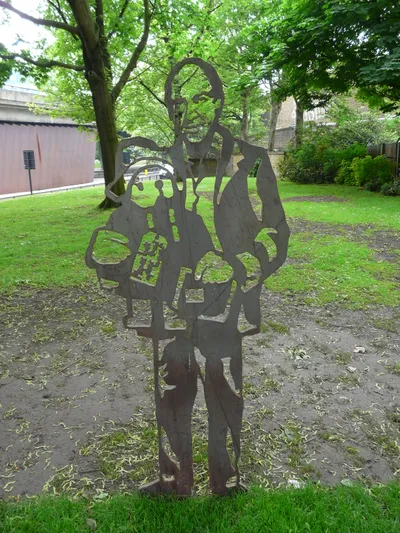 Майкл Бонд