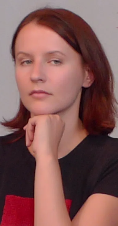 Алина Бронски — портрет автора