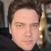 Влад Томилов