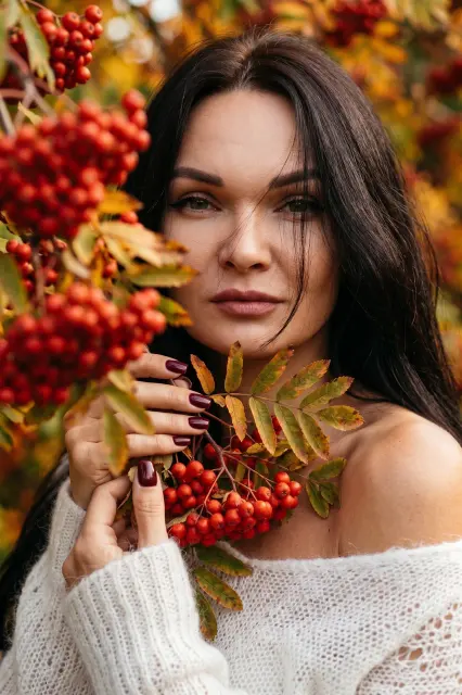 Осенний портрет у рябины