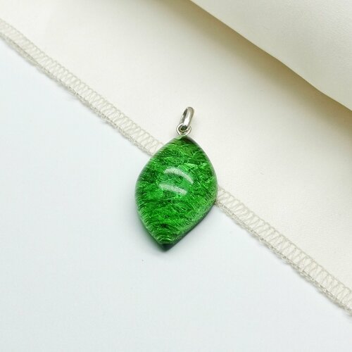 Купить Подвеска, зеленый
Камень буранит (бернит) часто называют «зелёным янтарём». Бура...