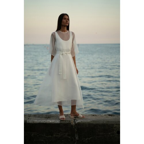 Купить Платье ANNA & TEO, размер S/M, белый
Минималистичное воздушное платье из натурал...