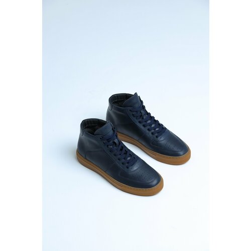 Купить Кеды WACO, размер 41, синий
Кожаные Sneakers W34 изготовлены из лицевой, фактурн...