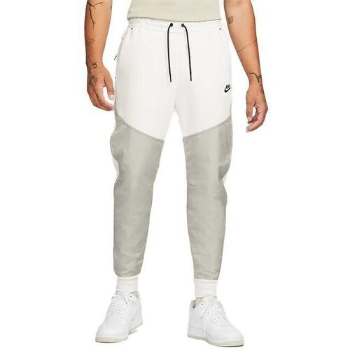 Купить брюки NIKE, размер M, серый, белый
Джоггеры Tech Fleece Joggers подготовлены к п...