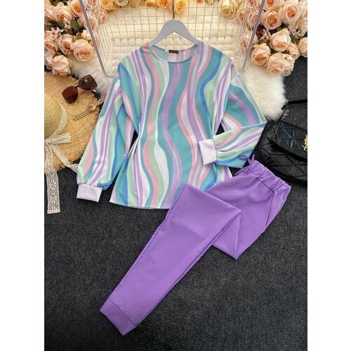 Купить Костюм, размер 54, фиолетовый
Костюм лайт состоит из блузки и брюк, выполненных...