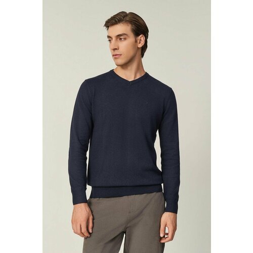 Купить Джемпер Baon, размер 56, синий
Базовый пуловер - неотъемлемая основа гардероба....