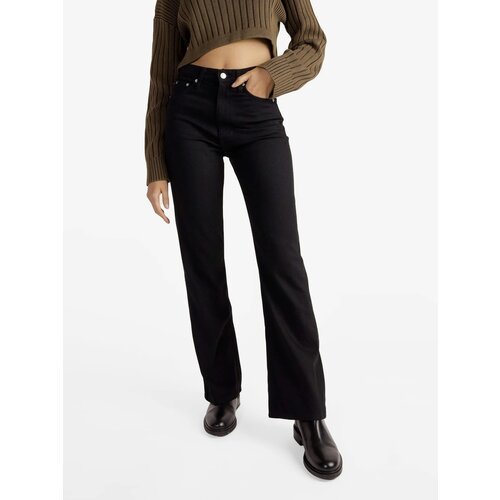 Купить Джинсы CALVIN KLEIN, размер 28/32, черный
Женские джинсы CALVIN KLEIN - это соче...