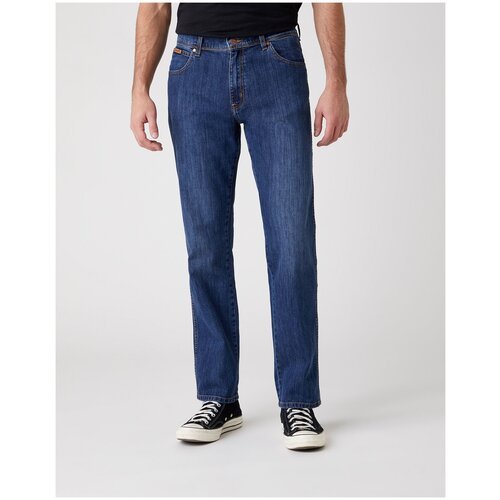 Купить Джинсы классические Wrangler, размер 32/30, синий
Универсальные джинсы прямого к...